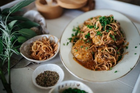 SPAR Mahlzeit Kalbsbutterschnitzerl mit Röstzwiebeln