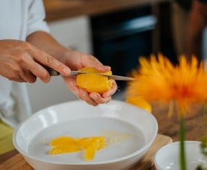 SPAR Mahlzeit Orange filetieren