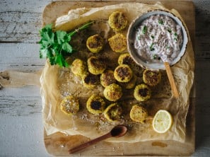 SPAR Mahlzeit Quinoa-Laibchen mit Radieschen-Tsatsiki