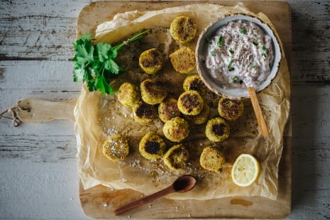 SPAR Mahlzeit Quinoa-Laibchen mit Radieschen-Tsatsiki