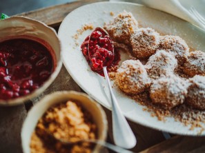 SPAR Mahlzeit Flaumige Topfenknödel mit Butterbrösel