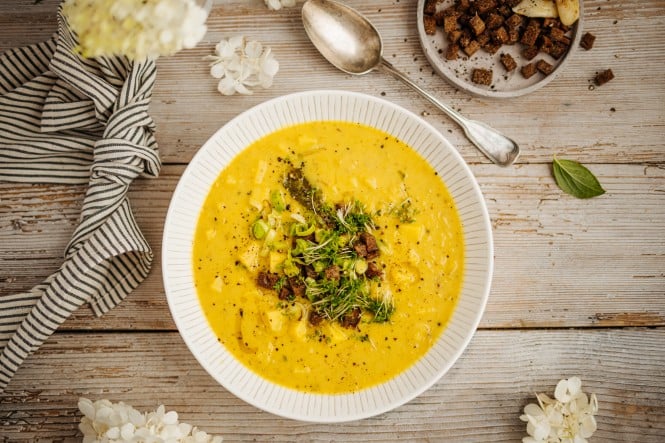 SPAR Mahlzeit! Vegane Lauch-Erdäpfel-Suppe
