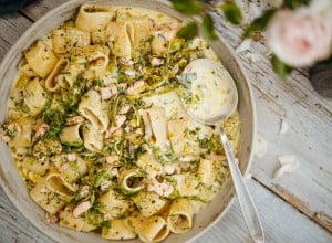 SPAR Mahlzeit Calamarata Pasta mit Lauch und Lachs