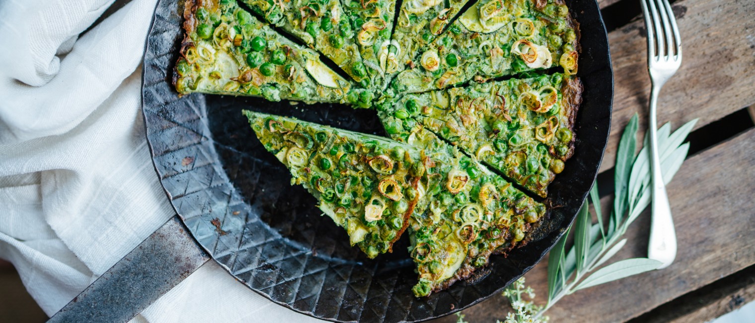 SPAR Mahlzeit Basilikumfrittata mit Zucchini und Erbsen
