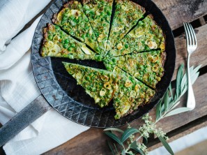 SPAR Mahlzeit Basilikumfrittata mit Zucchini und Erbsen