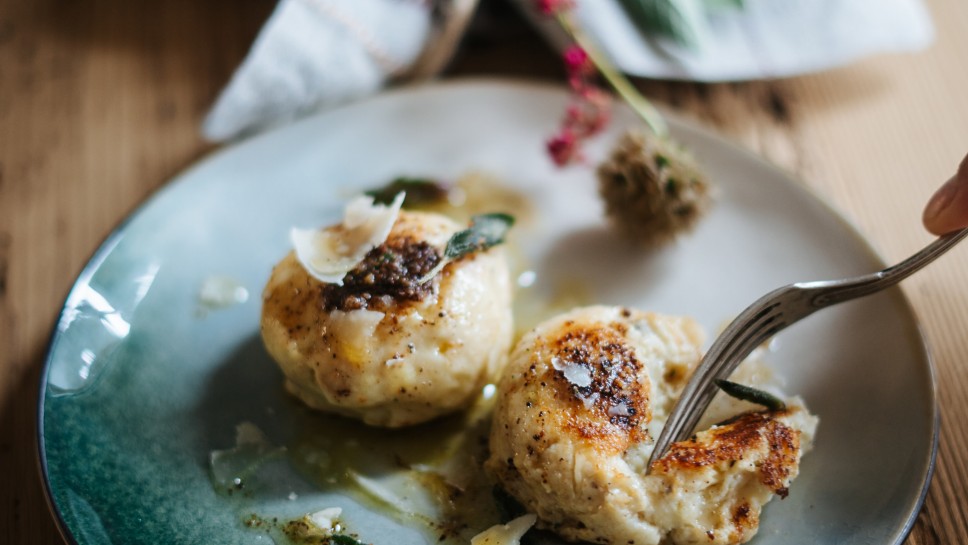 SPAR Mahlzeit Käseknödel mit Salbeibutter und Parmesan