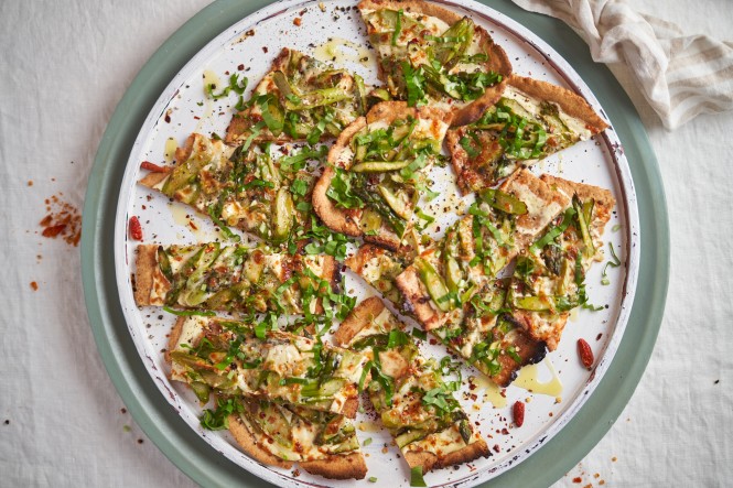SPAR Mahlzeit Fladenbrot mit Spargel und Scamorza