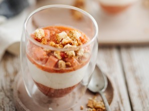 SPAR Mahlzeit Jogurtcreme Rhabarberkompott