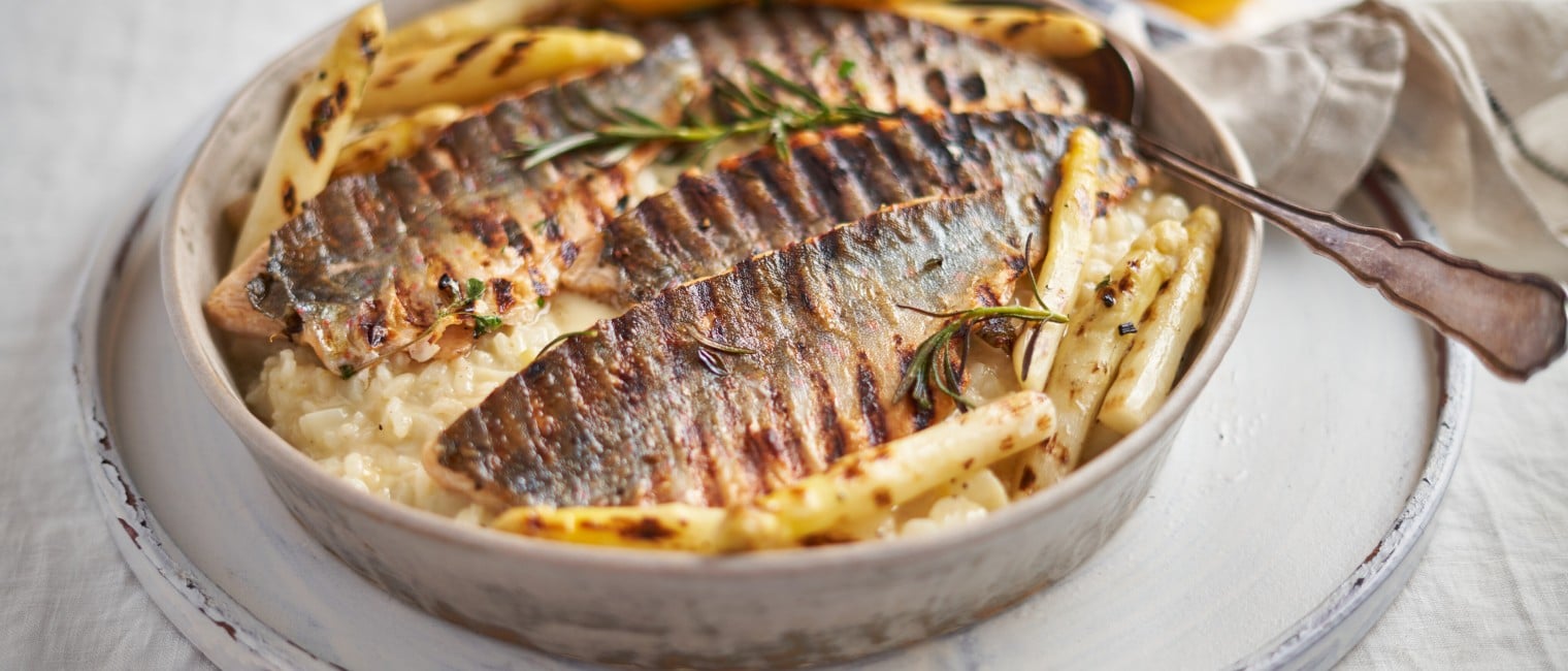 SPAR Mahlzeit Spargel-Zitronen-Risotto mit gegrilltem Lachs