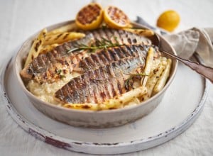 SPAR Mahlzeit Spargel-Zitronen-Risotto mit gegrilltem Lachs