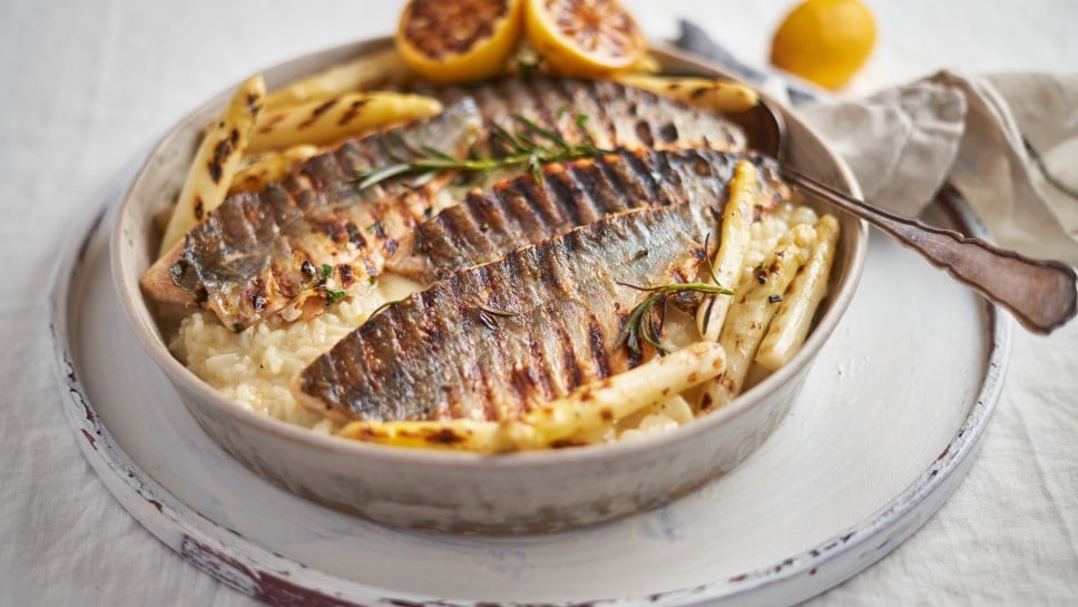 SPAR Mahlzeit Spargel-Zitronen-Risotto mit gegrilltem Lachs