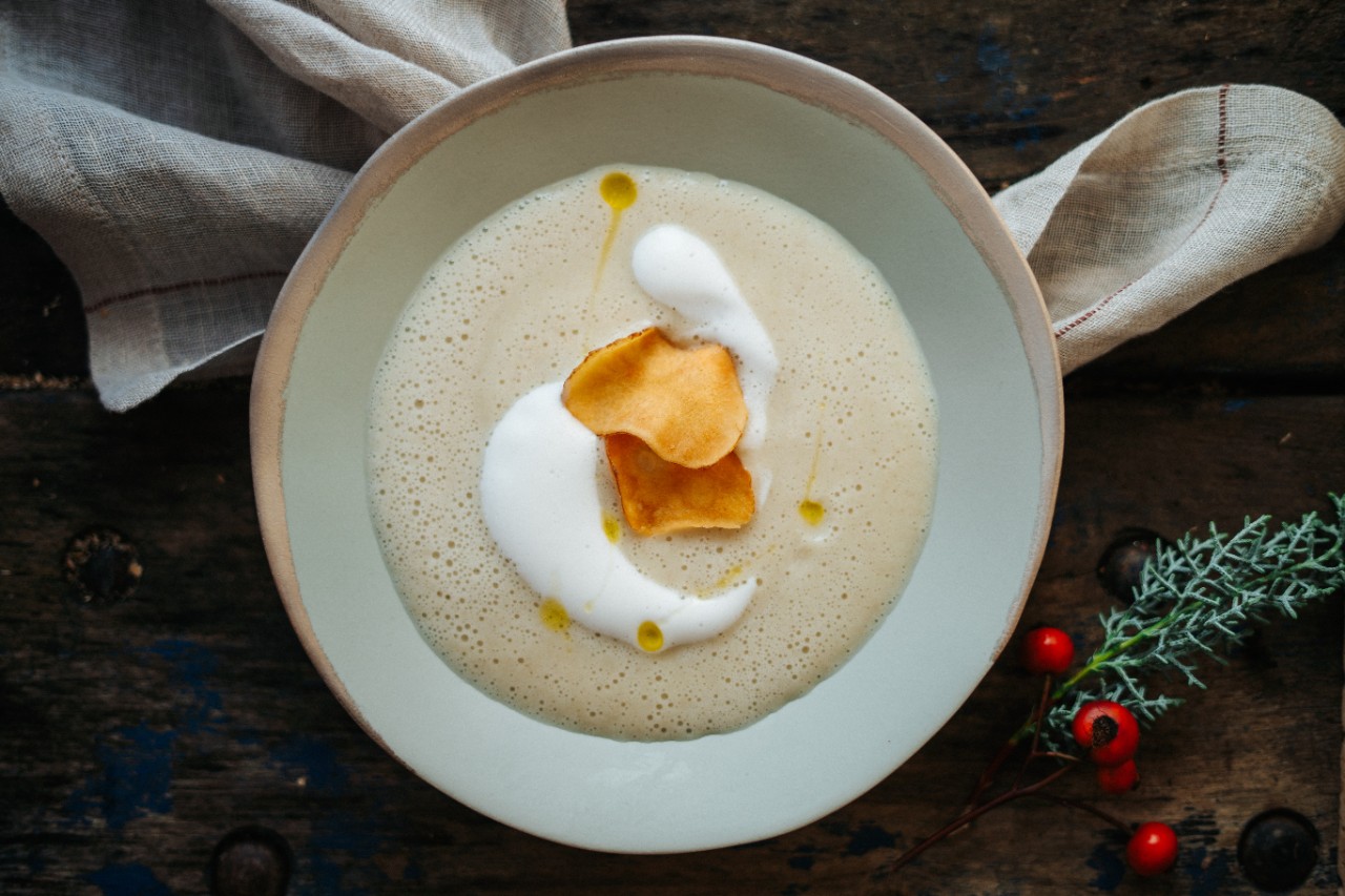 Getrüffelte Topinambur-Cremesuppe