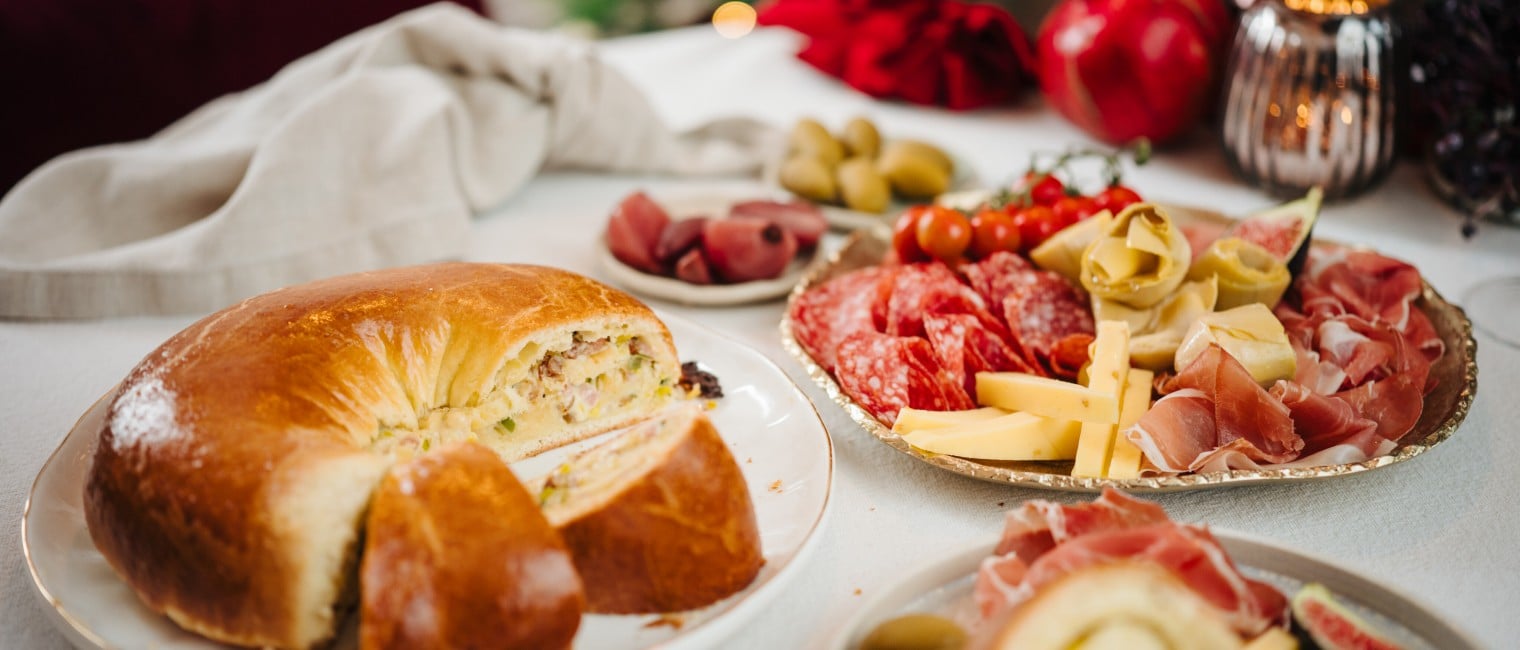 Weihnachtskranz mit Lauch Speck Füllung