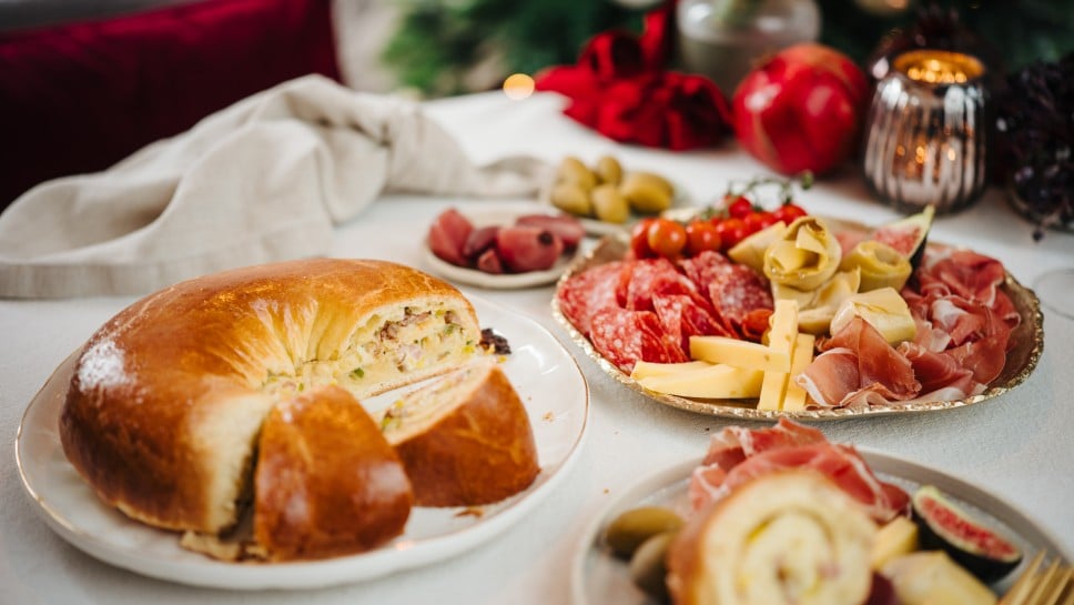 Weihnachtskranz mit Lauch Speck Füllung