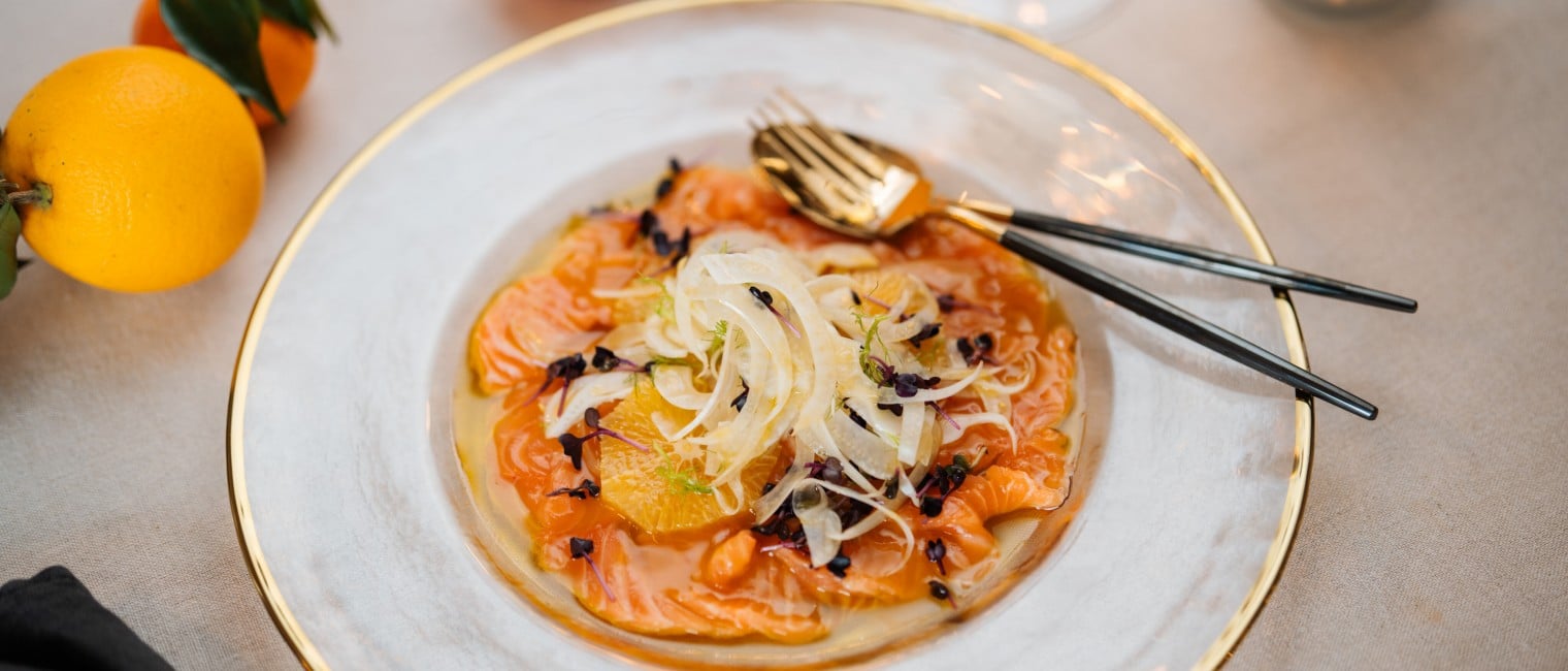 Lachs-Carpaccio mit Fenchel-Orangen-Salat