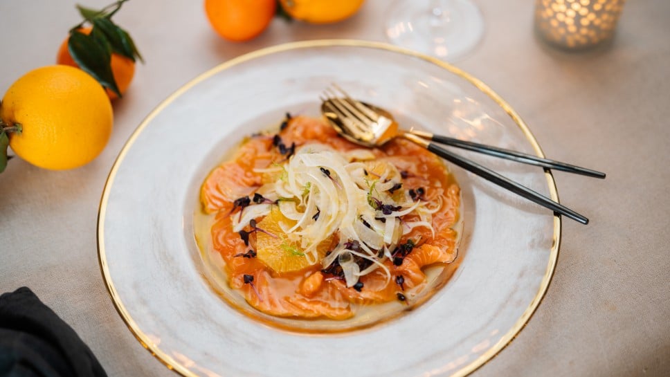 Lachs-Carpaccio mit Fenchel-Orangen-Salat