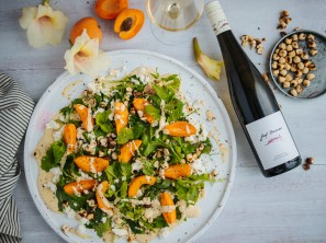 SPAR Mahlzeit Marillen-Feta-Salat mit Haselnüssen