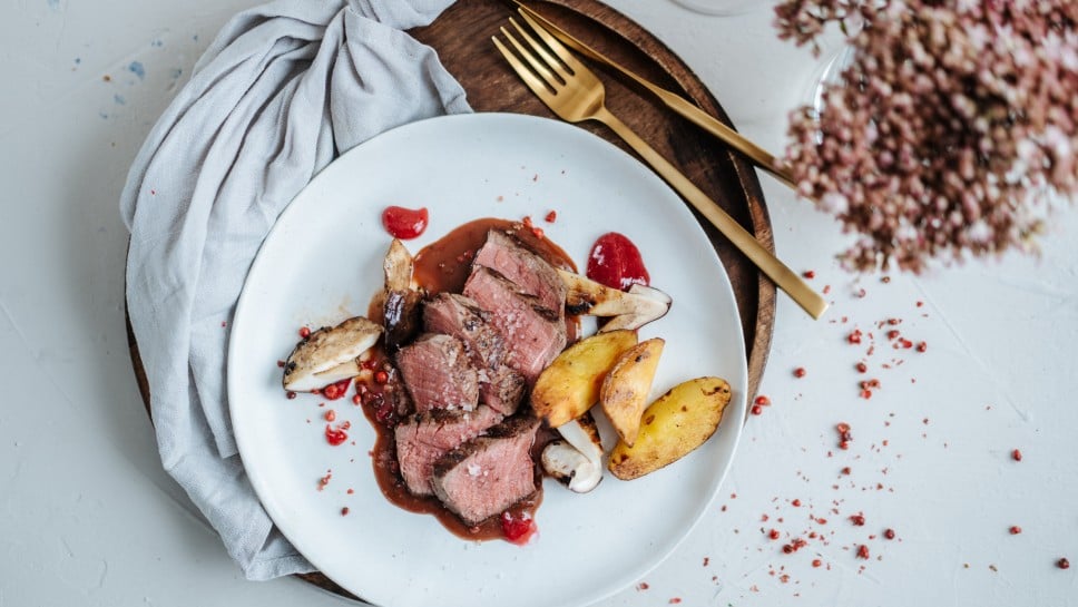 Hirschsteak mit Pfeffersauce » Rezept | SPAR Mahlzeit!