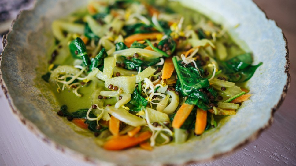 SPAR Mahlzeit Grünes Thai Curry mit Wokgemüse und Belugalinsen