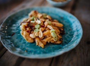 SPAR Mahlzeit Hühnchen mit Pilzen, Pastinaken und Woknudeln