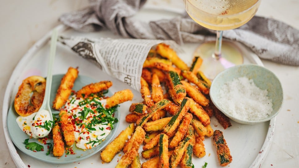 SPAR Mahlzeit Knusprige Zucchini-Sticks mit Kräuterdip