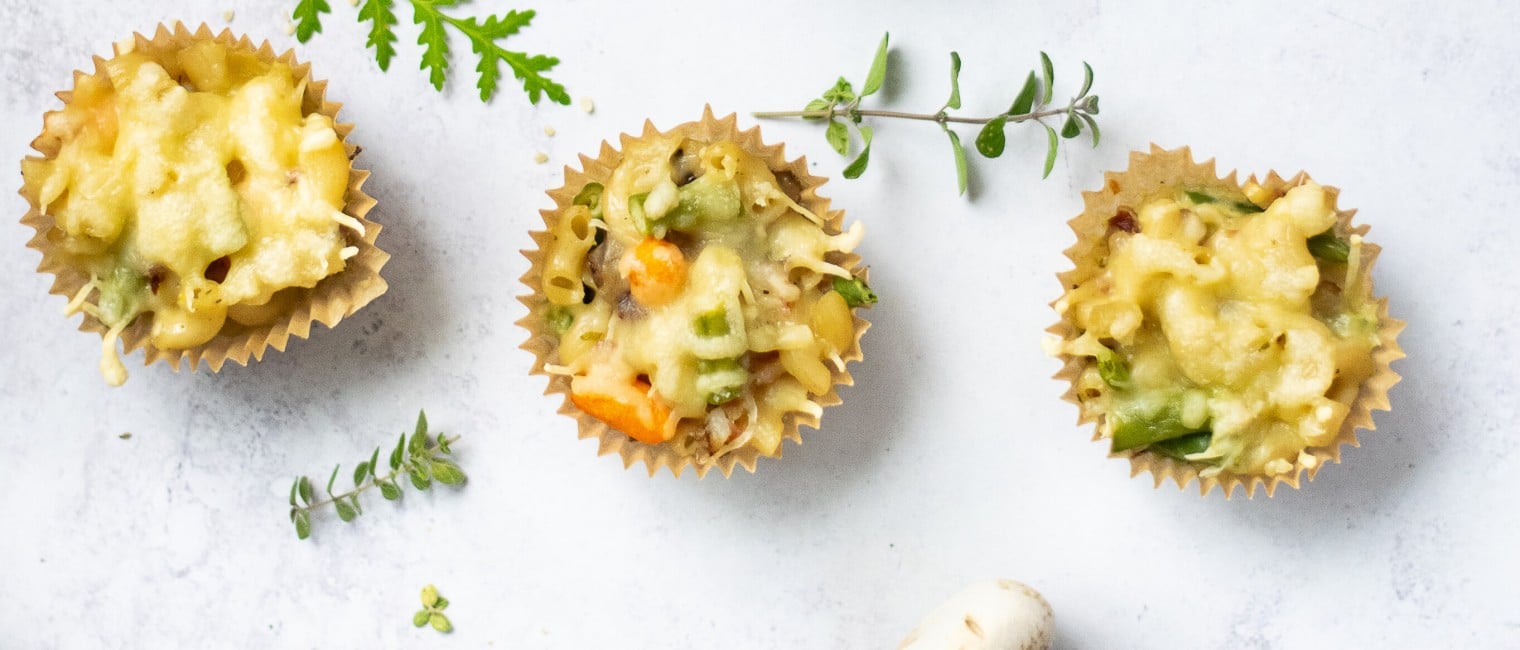 SPAR Mahlzeit! Nudelmuffins auf weißem Hintergrund