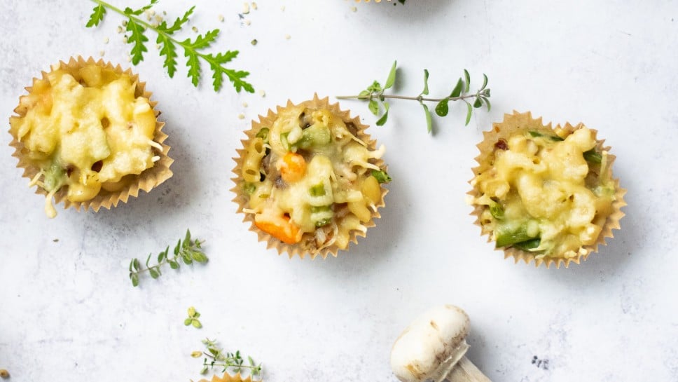 SPAR Mahlzeit! Nudelmuffins auf weißem Hintergrund