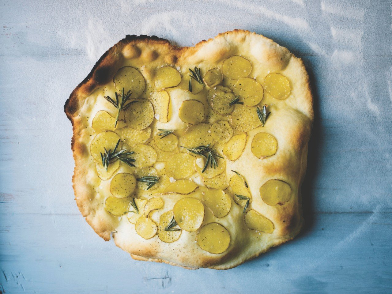Kartoffelpizza mit Rosmarin » Rezept | SPAR Mahlzeit!