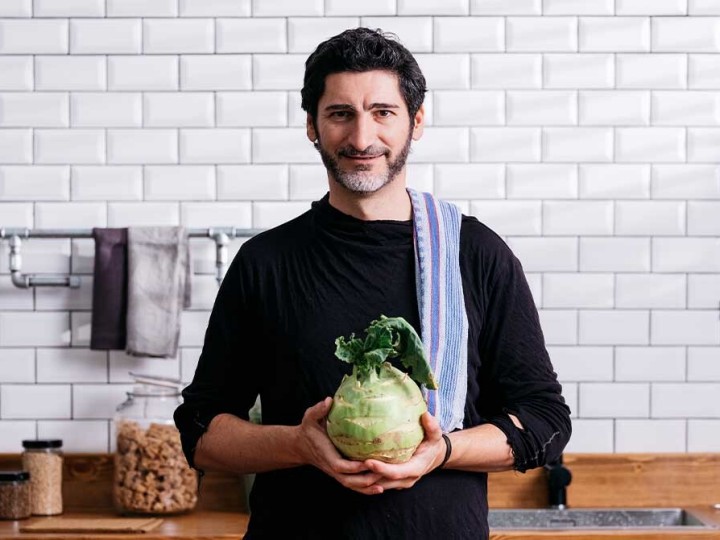 Heute sind wir zu Besuch bei SPAR Kochprofi Paul Ivic. Woher seine Passion zum Kochen kommt? 👨‍🍳💚 Jetzt Video anschauen und herausfinden! #SPAR_Oesterreich #SPARMahkzeit #15JahreMahlzeit #PaulIvic #Kochprofi