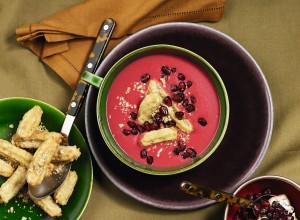 SPAR Mahlzeit Rote-Rüben-Suppe mit Granatapfel und Erdnusskroketten