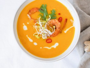 SPAR Mahlzeit Einfache Kürbissuppe mit spicy Garnelen