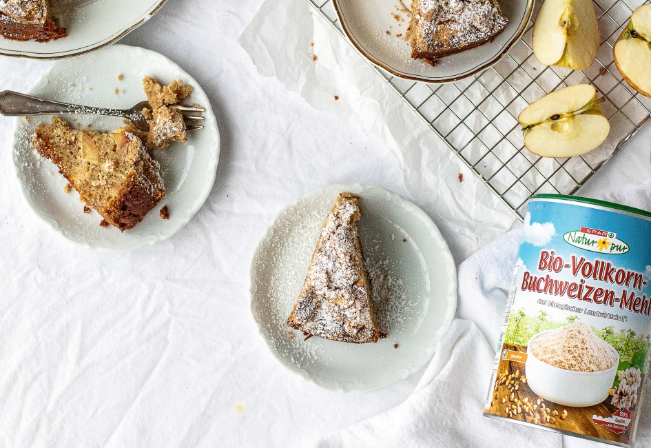 Buchweizen-Apfelkuchen mit Streuseln