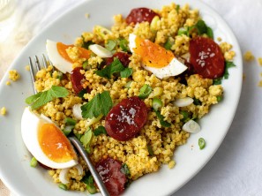 SPAR Mahlzeit Goldhirsesalat mit Chorizo & Ei