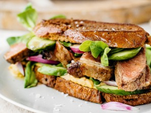 SPAR Mahlzeit Rustikales Steaksandwich