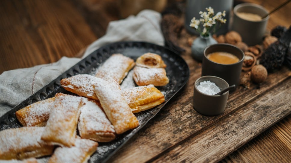 Polsterzipfel mit karamellisierter Birne