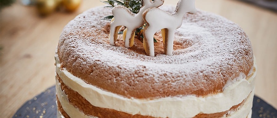SPAR Mahlzeit Weihnachts-Schichtkuchen mit geschmorten Kumquats und Cointreau-Creme