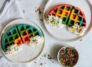 SPAR Mahlzeit Regenbogenwaffeln mit Schlagobers-Wolken