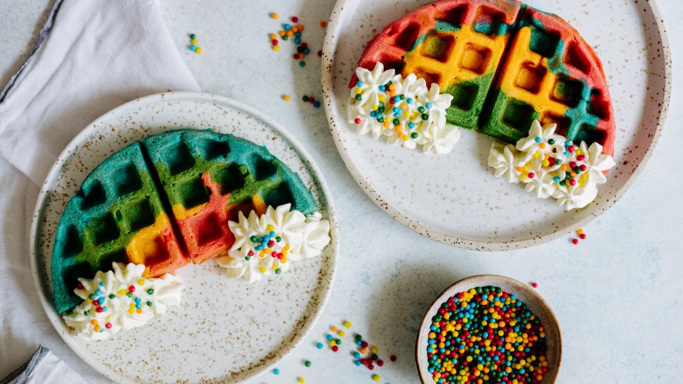 SPAR Mahlzeit Regenbogenwaffeln mit Schlagobers-Wolken
