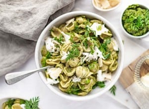 SPAR Mahlzeit Orecchiette mit Karottengrünpesto und Burrata 