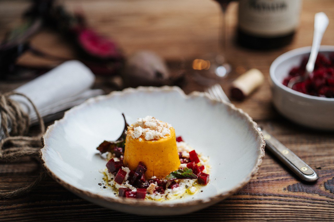 Luftiger Kürbisflan mit marinierten Rüben