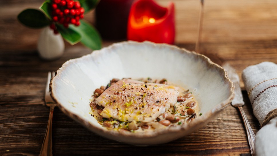 SPAR Mahlzeit sanft gegarter Saibling mit cremiger Radicchio-Bohnen-Gemüse