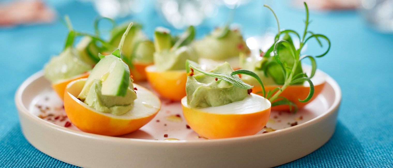 SPAR Mahlzeit gefüllte Eier mit Ziegenfrischkäse, Avocado und 