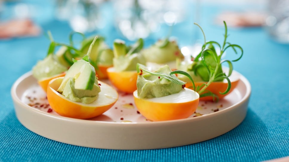 SPAR Mahlzeit gefüllte Eier mit Ziegenfrischkäse, Avocado und 