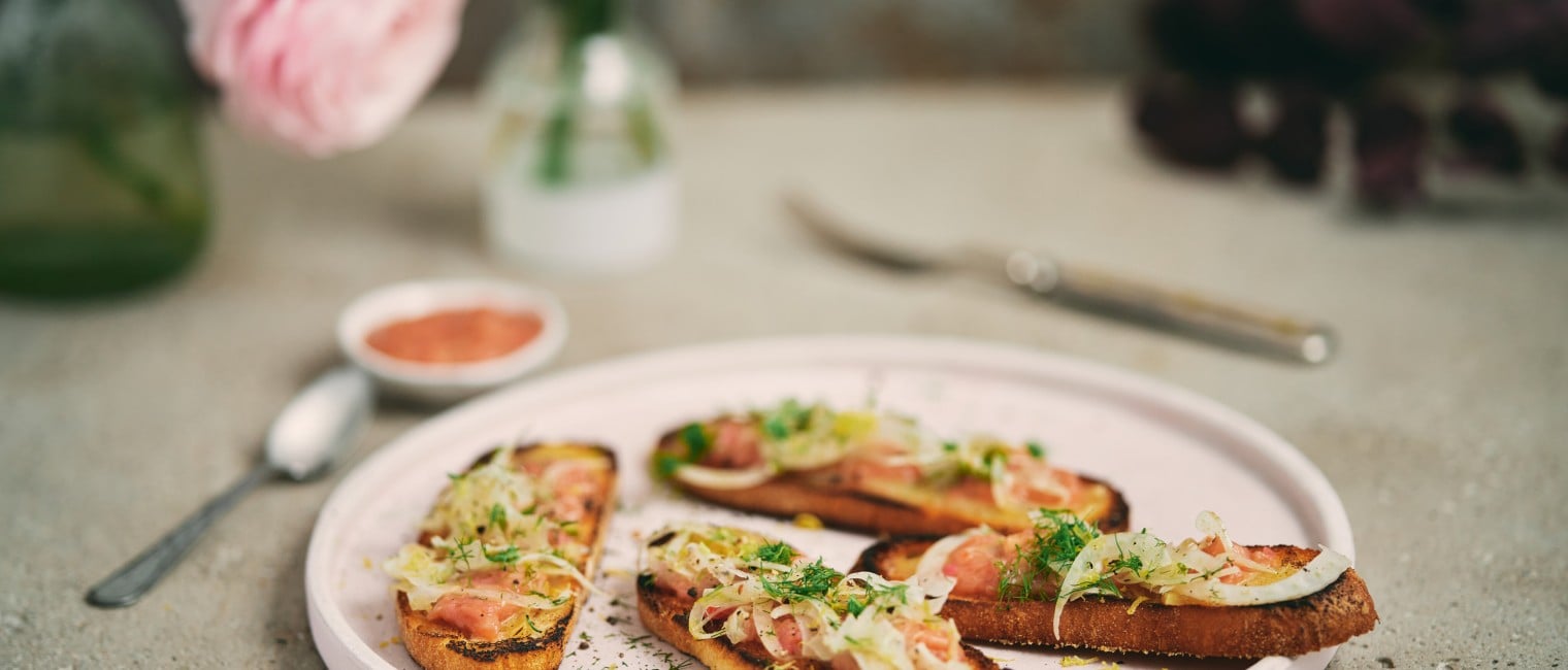 SPAR Mahlzeit Crostini mit Rhabarber und Fenchelsalat