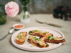 SPAR Mahlzeit Crostini mit Rhabarber und Fenchelsalat