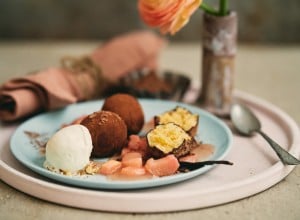 SPAR Mahlzeit Griessknödel mit Rhabarber-Vanille-Ragout