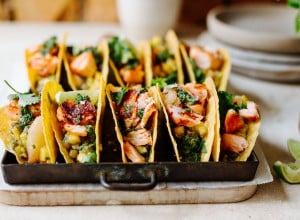 SPAR Mahlzeit Lachs-Tacos mit Grapefruit und würziger Salsa