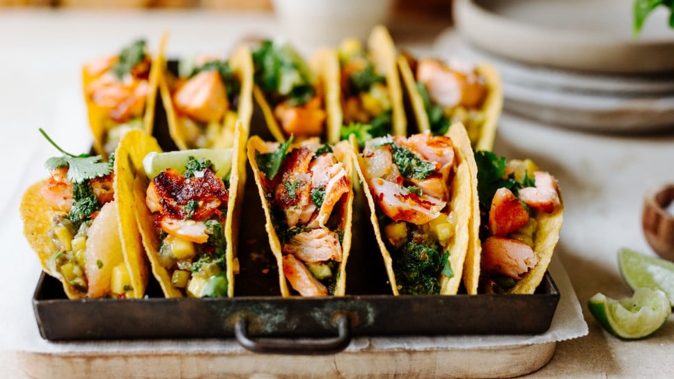 SPAR Mahlzeit Lachs-Tacos mit Grapefruit und würziger Salsa
