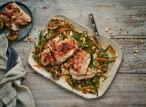 SPAR Mahlzeit Hendl-Cordon-Bleu vom Grill mit Erbsenschoten-Salat