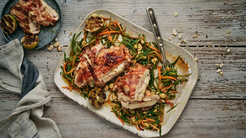 SPAR Mahlzeit Hendl-Cordon-Bleu vom Grill mit Erbsenschoten-Salat